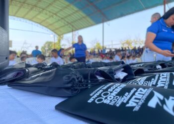 Gobernación del Zulia entrega más de 600 lentes a estudiantes del municipio Maracaibo