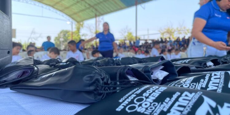 Gobernación del Zulia entrega más de 600 lentes a estudiantes del municipio Maracaibo
