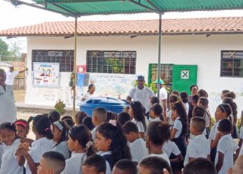 Alcaldía de Sucre garantiza los servicios públicos en la Escuela de Las Dolores