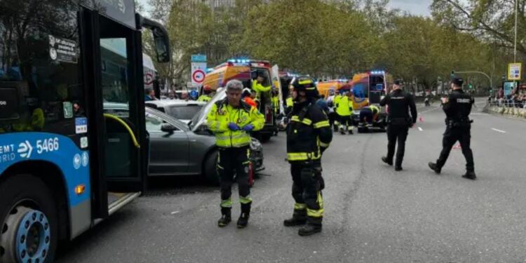 Accidente en Atocha Chófer Choca Contra Varios Vehículos y Provoca Caos en la Zona
