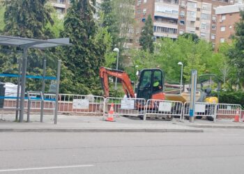Fuga de gas en Hortaleza alerta a vecinos y obliga a cerrar el paso peatonal