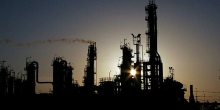 PDVSA Responde al Cerco de EE.UU. con Aumento Sostenido de Producción Petrolera