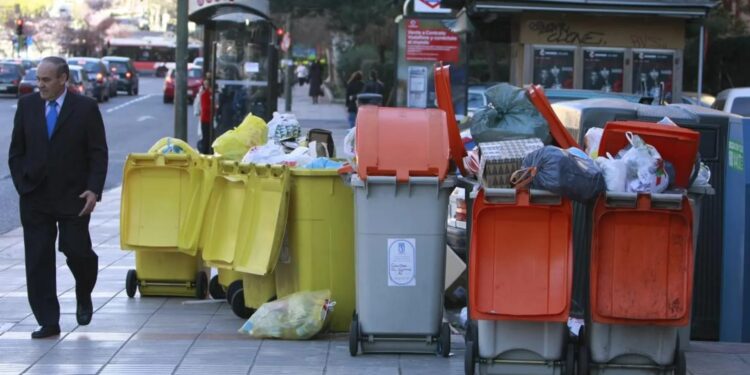 Es oficial: la huelga de recogida de basuras en Madrid comienza este lunes