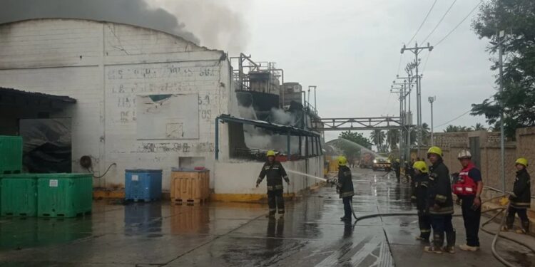 Investigación en Curso por Incendio en Planta Camaronera del Zulia: Lamar Asegura Continuidad Operativa