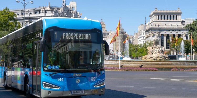 Convocan huelga en autobuses urbanos e interurbanos en Madrid entre el 30 de abril y el 29 de mayo