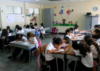 Las Clases Siguen en Venezuela Pese al Duelo Nacional por el Fallecimiento del Papa Francisco