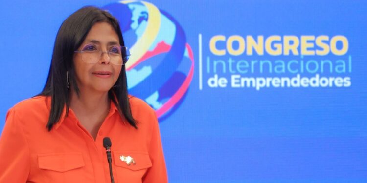 Venezuela Impulsa el Emprendimiento: Delcy Rodríguez Inaugura Congreso Internacional desde China