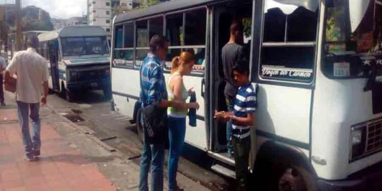Golpe al bolsillo del ciudadano Aumentan el pasaje urbano a 23 bolívares según la gaceta oficial….