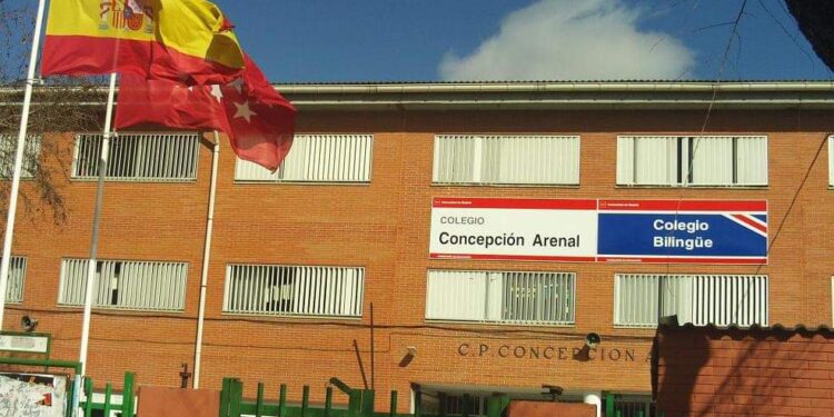 Suspendidas las clases en toda España autoridades priorizan la seguridad y el restablecimiento total de servicios