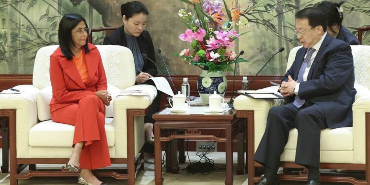 Venezuela y China Impulsan Alianzas Estratégicas para Potenciar Zonas Económicas Especiales