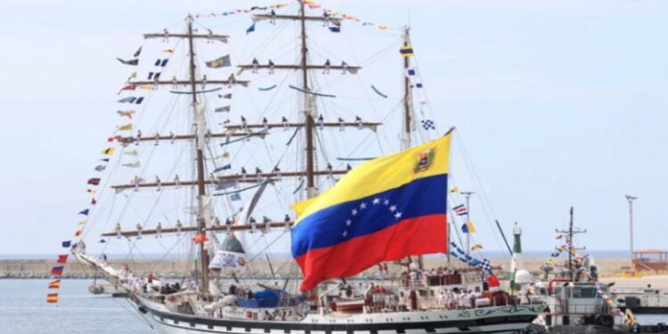 El “Embajador sin Fronteras” Venezolano Navega hacia México: El Buque Escuela Simón Bolívar Listo para Deslumbrar