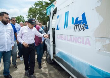 Manuel Rosales culmina una exitosa gira por el sur del Lago y prepara nuevos recorridos