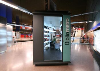 Nuevo Bibliometro en la estación de Mar de Cristal: más libros al alcance de los viajeros