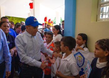 Rosales inauguró la Escuela de Avanzada “Dr. Octavio Meléndez” en La Cañada de Urdaneta