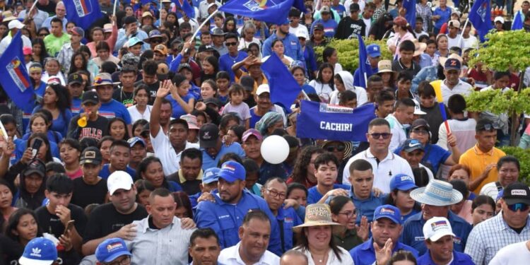 Apoteósico cierre de campaña de Manuel Rosales en Mara