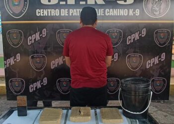 CPK-Cpbez arrestó al sur de Maracaibo a un sujeto con tres panelas de presunta Marihuana