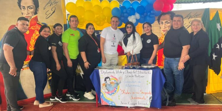 Continúa en el estado Zulia la Ruta “Espada de Bolívar” evidenciando la presentación del Informe Final de 225 Comunidades de Autoformación con 4367 participantes del Diplomado Vida y Obra del Libertador Simón Bolívar.