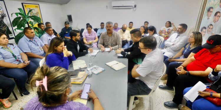 Seis hospitales serán la cabeza del Plan Cayapa de la Salud planificado por el gobernador Caldera