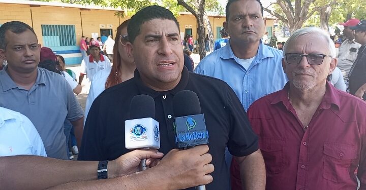 EL Candidato a  la Gobernación del Zulia Luis Ratti Participo en el Simulacro electoral….