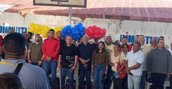 EL CANDIDATO A LA ALCALDIA DE MARACAIBO  DI MARTINO VISITO LA PARROQUIA MANUEL DAGNINO….