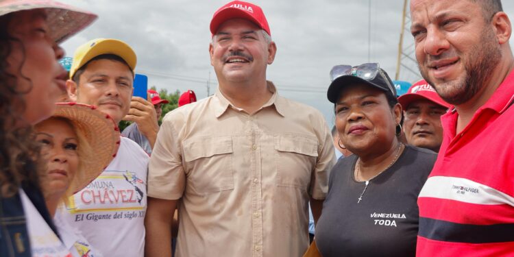 Plan Zulia Oeste inicia colocación de 10 mil toneladas de asfalto en el corredor vial Hugo Chávez