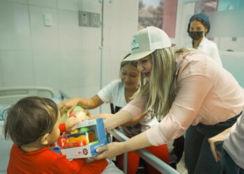 La Primera dama del Zulia entrega regalos a pacientes del Hospital de Niños de Veritas y reactiva su laboratorio