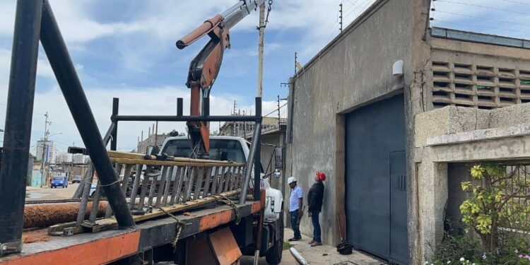 Mejoran servicio eléctrico en comunidades marabinas afectadas por las lluvias