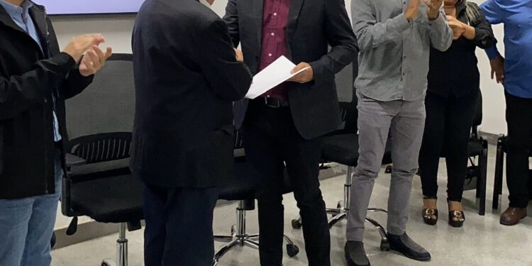 Secretario de Cultura juramenta la nueva directiva de Fundagraez, que preside José Leonardo Linares