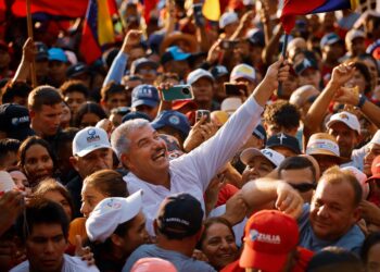 Pueblo zuliano alzó su voz junto a sus gobernantes por la paz y en contra de las amenazas imperiales