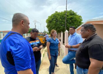 Alcaldesa Liz Piña entregó transformadores eléctricos luego de que la comunidad tenía 45 días sin servicio