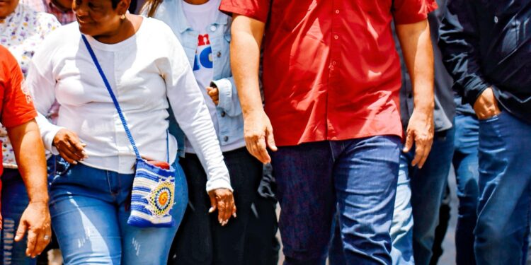 Plan Estadal de Vialidad se extiende al tramo Distribuidor La Chinita-Aeropuerto con 10.000 toneladas de asfalto