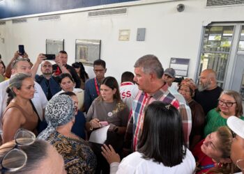 Gobernador Caldera activa Plan Cayapa de la Salud en la Farmacia Alto Costo del Zulia