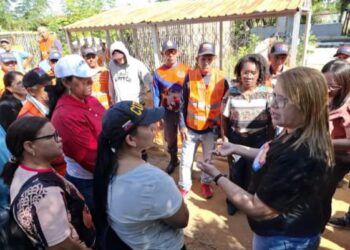 Alcaldesa Liz Piña inició Plan Cayapa en el cementerio municipal de Santa Rita