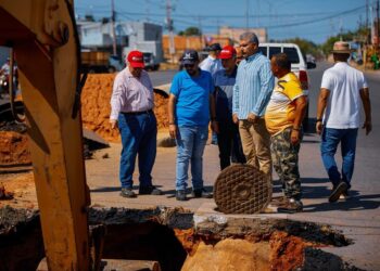 Sustitución de colector y alcantarillado garantizan transitabilidad en Francisco Eugenio Bustamante y en Venancio Pulgar