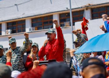 Zulianos atendieron convocatoria del presidente Maduro para alistamiento militar en defensa de la Patria