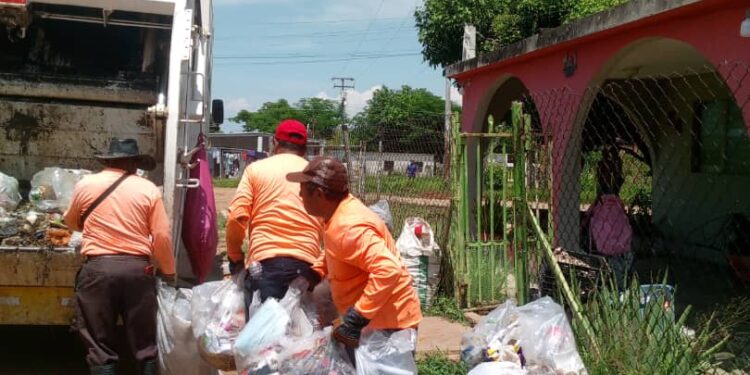 Alcaldía Bolivariana de Santa Rita despliega Plan de saneamiento ambiental en todo el municipio