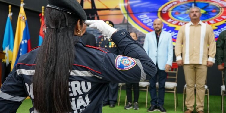 Luis Caldera y Héctor Soto rinden homenaje a la disciplina y profesionalismo de los bomberos sanfranciscanos