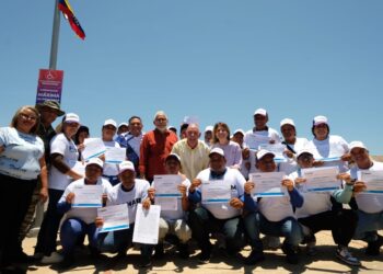 Emprendedores de Santa Rosa recibieron microcréditos de la Alcaldía de Maracaibo y Fonaen
