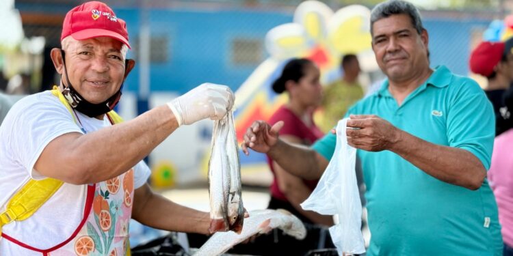 Alcalde Héctor Soto reimpulsa las jornadas de mercados soberanos en San Francisco