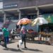 SIN LEY LOS COMERCIANTES DEL CENTRO DE MARACAIBO COBRAN EL $ A 180 Y 190bs
