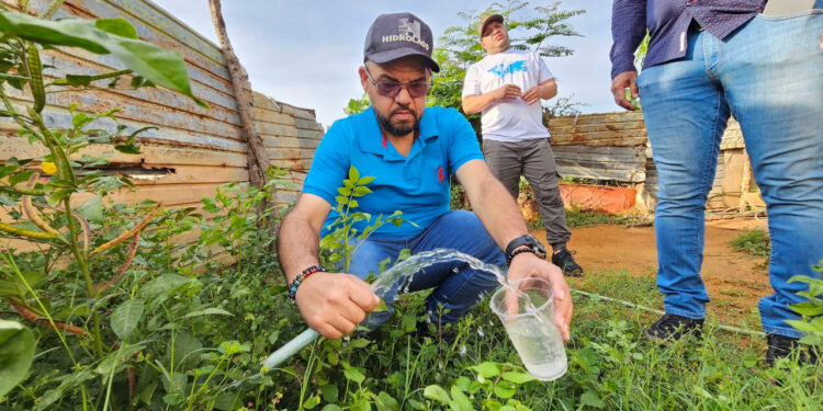 Hidrolago comprueba la calidad del servicio Caminando con el Agua