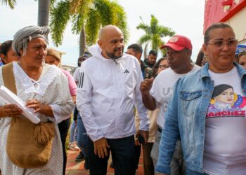 Alcalde Héctor Soto inspecciona instalaciones del Oncológico Génesis Petit de San Francisco