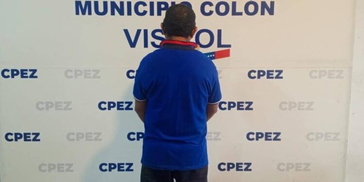 Dos sujetos detenidos por resistencia y ultraje a funcionario policial