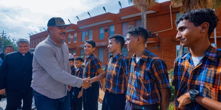 El Gobernador Caldera anuncia rehabilitación del área académica de Niños Cantores del Zulia