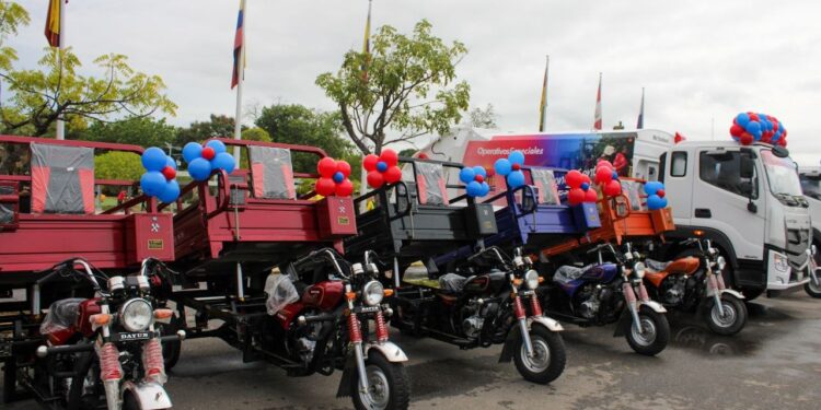Alcaldía de Maracaibo refuerza plan de limpieza con camiones, trimotos y 150 trabajadores