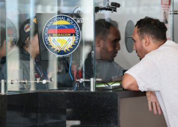 Gran Misión Vuelta a la Patria: Arribó el vuelo 66 con 259 migrantes venezolanos repatriados desde EEUU