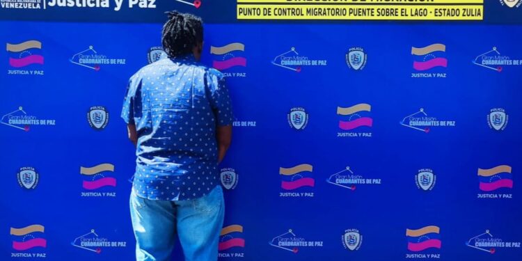 LA PNB CAPTURA A SUJETO CON DOCUMENTOS FALSOS…..