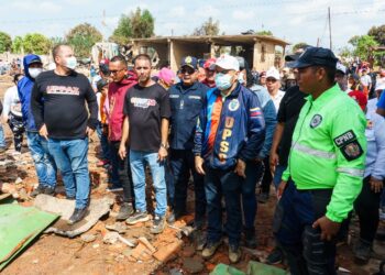 No los vamos a dejar solos”: Alcalde Bolivariano Héctor Soto supervisa despliegue integral en zona afectada por explosión de “Gallo Verde”