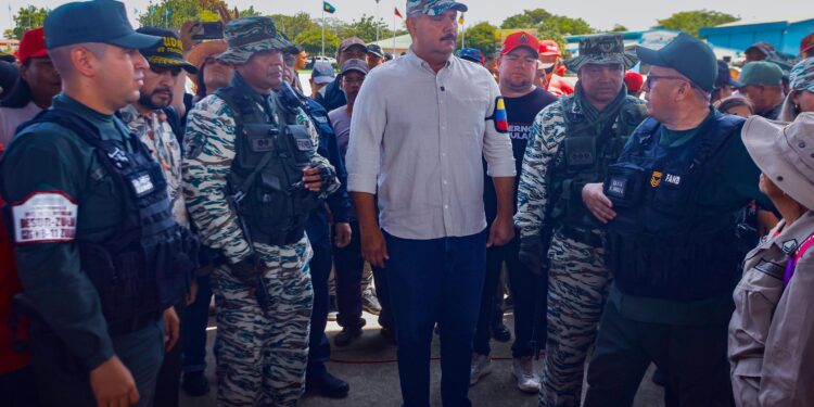 Autoridades del Zulia acompañan a fuerza patriota de la región en adiestramiento militar para la defensa de la nación