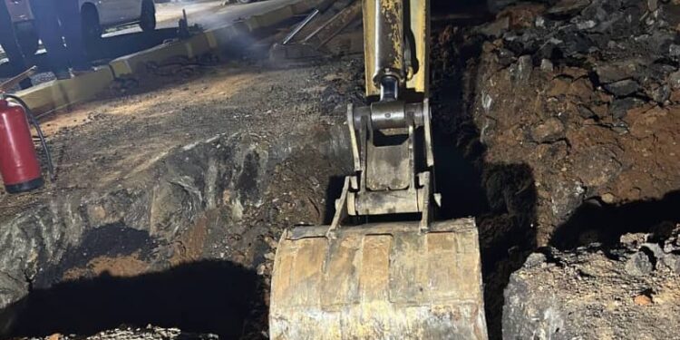 En horas de la madrugada Alcaldía de Maracaibo reparó fuga de gas en la Circunvalación 3